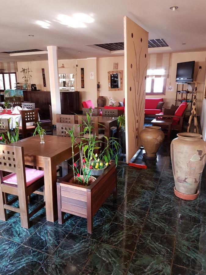 Hotel Ivato , Airport アンタナナリボ エクステリア 写真